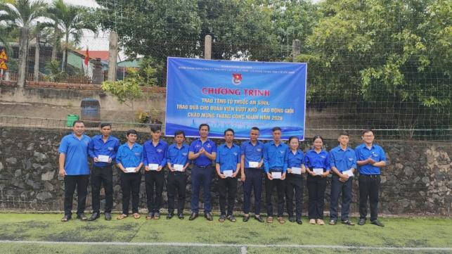 Tuổi trẻ Cao su Lộc Ninh chăm lo an sinh, thắt chặt tình đoàn kết