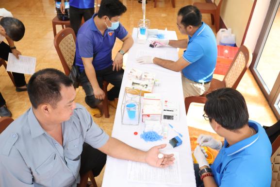 CÔNG TY TNHH MTV CAO SU LỘC NINH: HƠN 300 TÌNH NGUYỆN VIÊN THAM GIA NGÀY HỘI HIẾN MÁU TÌNH NGUYỆN